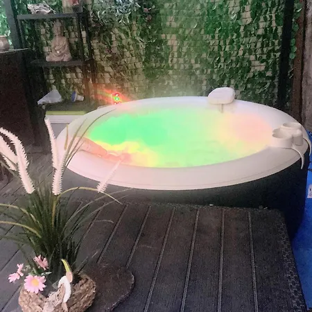 Dom wakacyjny La Maison Des Orchidees Vauvert